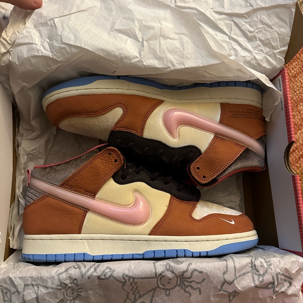 Nike x Social Status dunk mid.